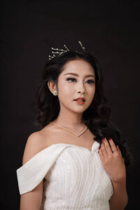 house of hendrik tata rias pengantin gaun panjang08