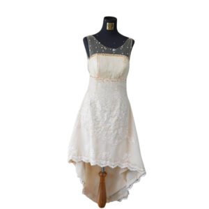 dress cream broklat payet mutiara leher dada belahan pesta remaja