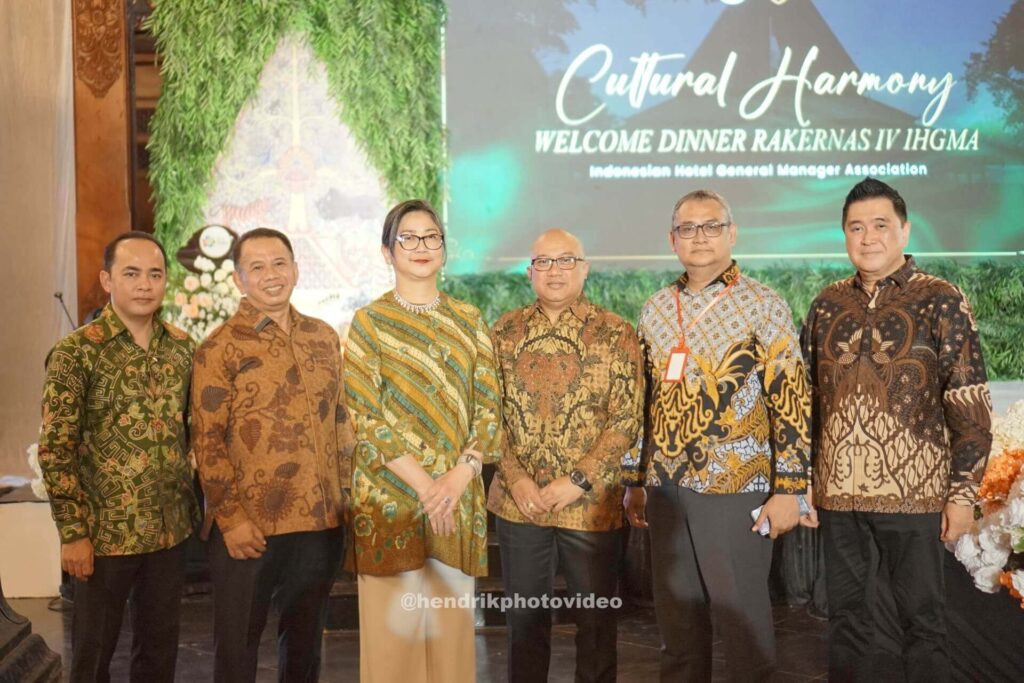 ihgma house of hendrik pimpinan batik foto bersama welcome dinner cultural harmony surakarta (1)