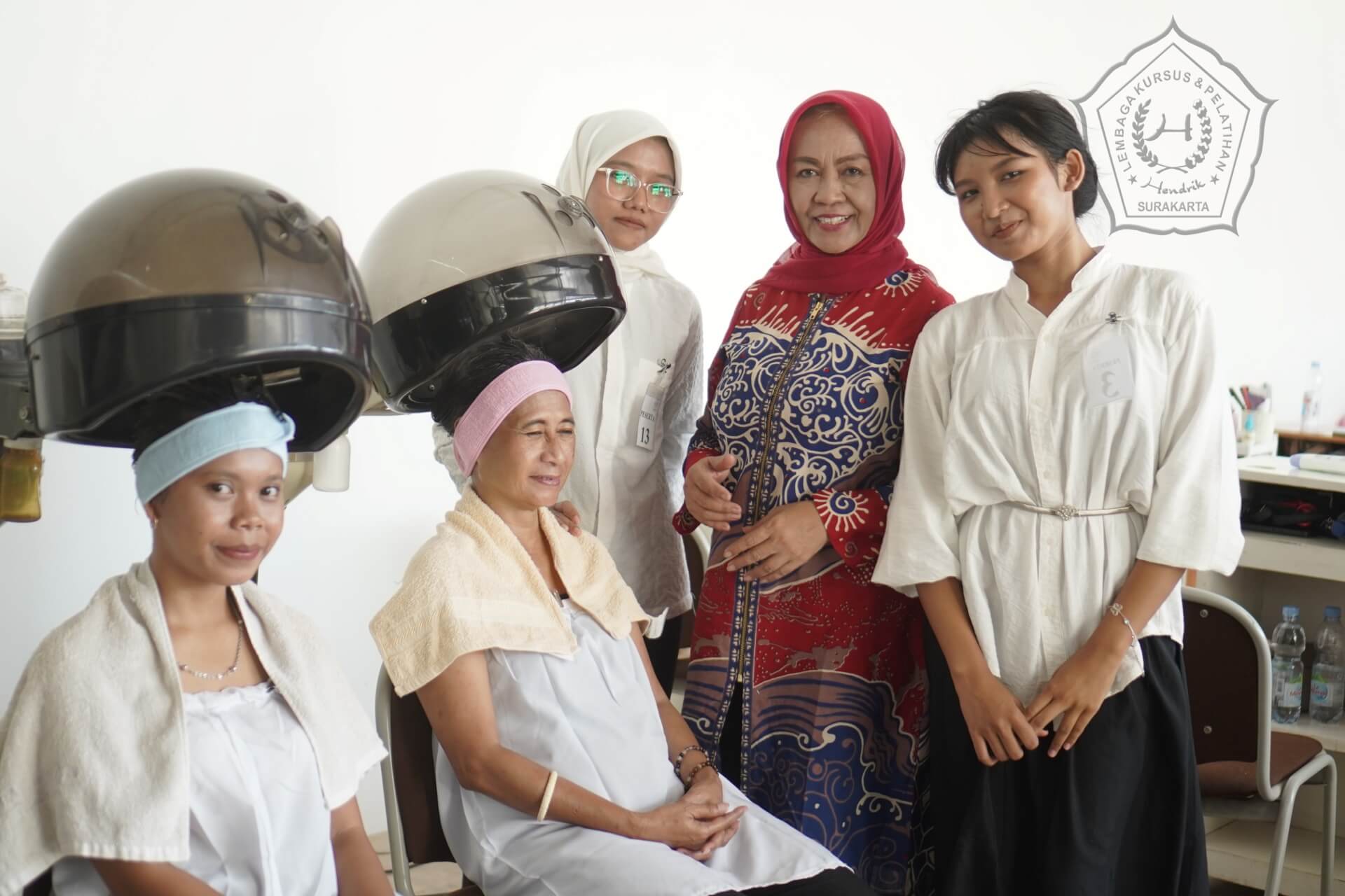 pelatihan kecantikan rambut drying station house of hendrik
