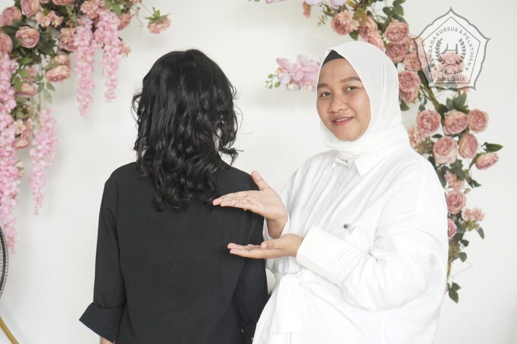 pelatihan kecantikan rambut hair styling result house of hendrik