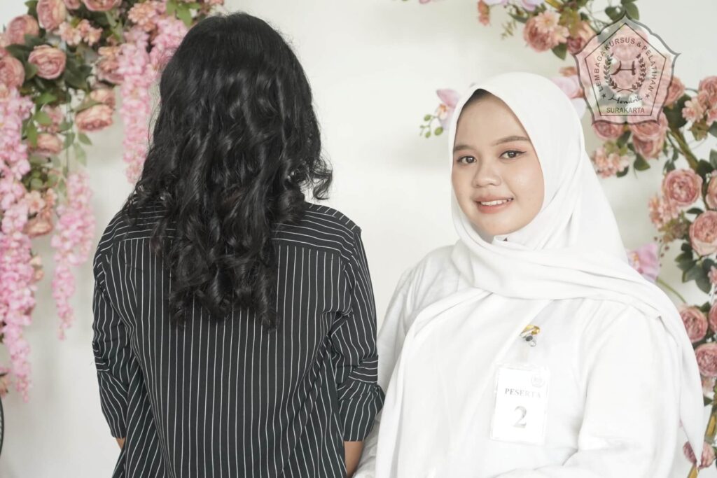 pelatihan kecantikan rambut wavy hair result house of hendrik