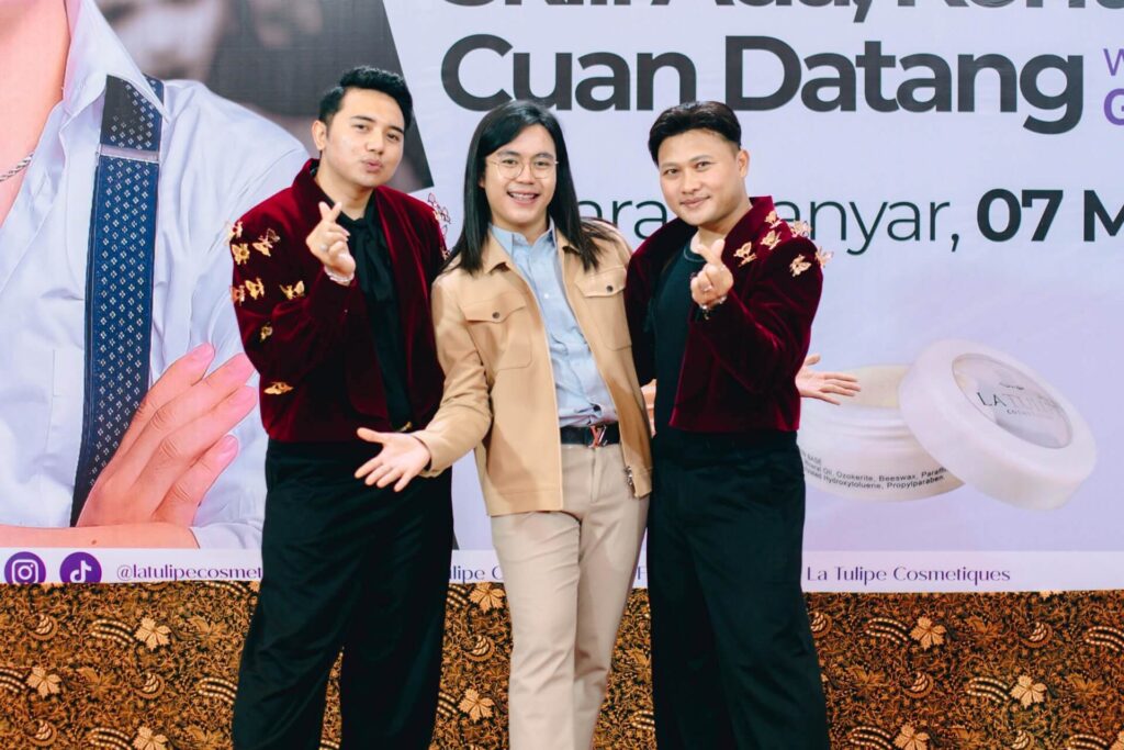 workshop latulipe galih mua foto bersama galih pamungkas backdrop acara karanganyar