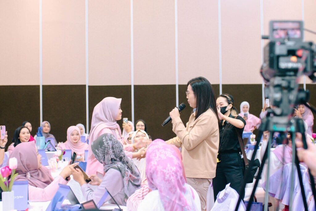 workshop latulipe galih mua galih pamungkas wawancara peserta kamera merekam karanganyar