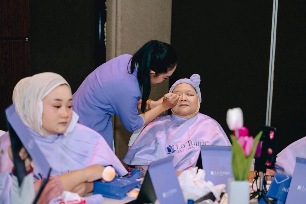 workshop latulipe galih mua instruktur aplikasi makeup wajah peserta karanganyar