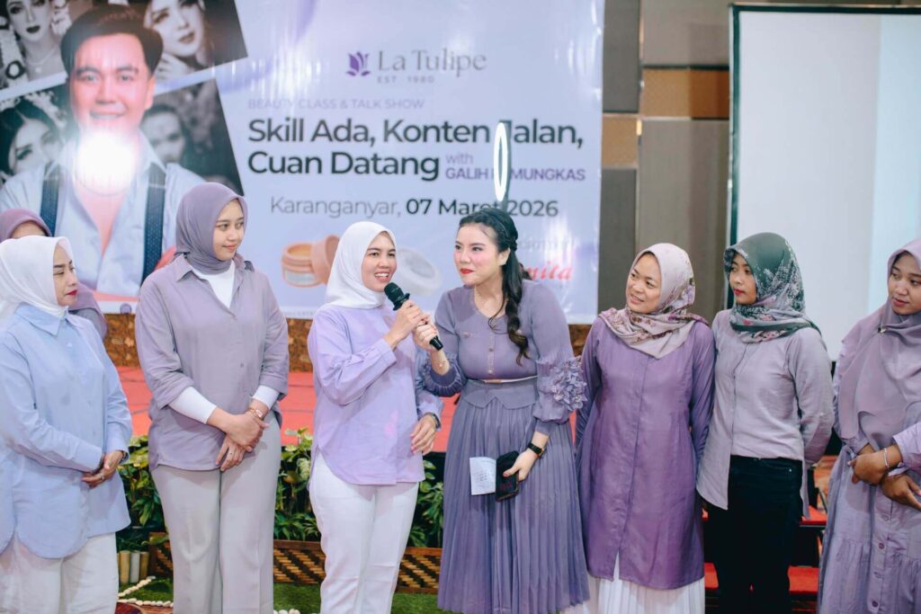 workshop latulipe galih mua mc wawancara peserta depan backdrop acara karanganyar