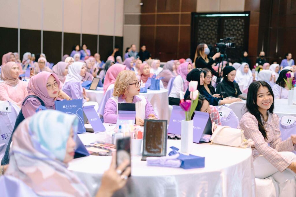workshop latulipe galih mua peserta duduk antusias meja produk beauty class karanganyar