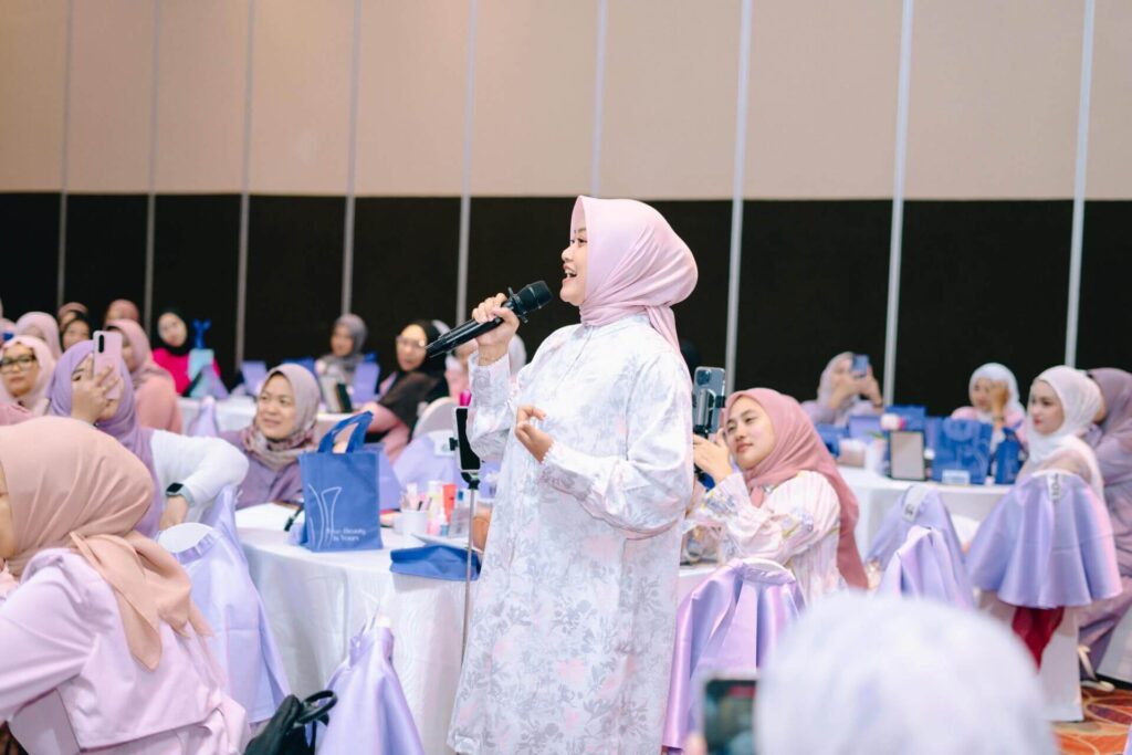 workshop latulipe galih mua peserta tanya jawab mikrofon sesi beauty class karanganyar