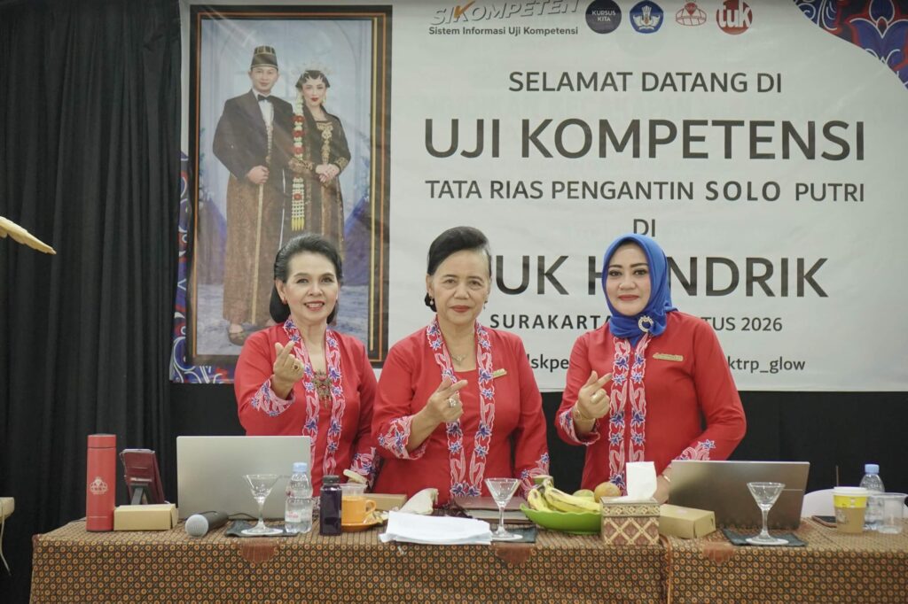 house of hendrik surakarta lpk tata rias putri solo 73