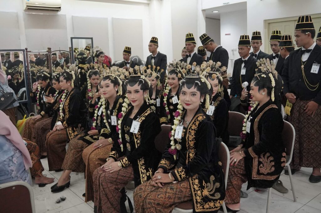 house of hendrik surakarta lpk tata rias putri solo 75