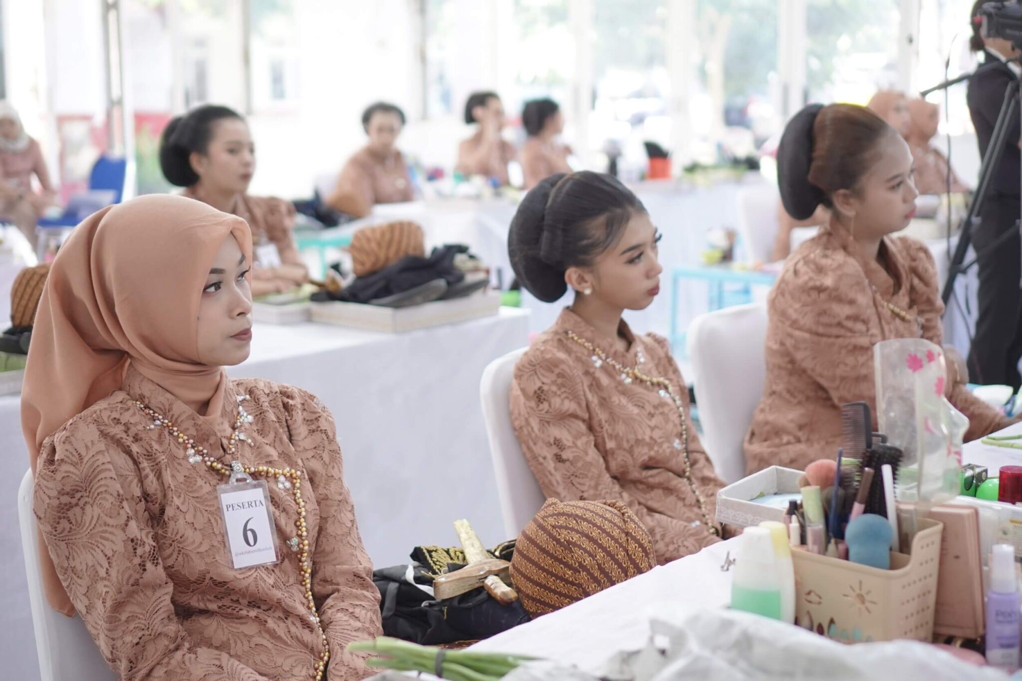 peserta uji kompetensi tata rias sunda putri tengaran 202605