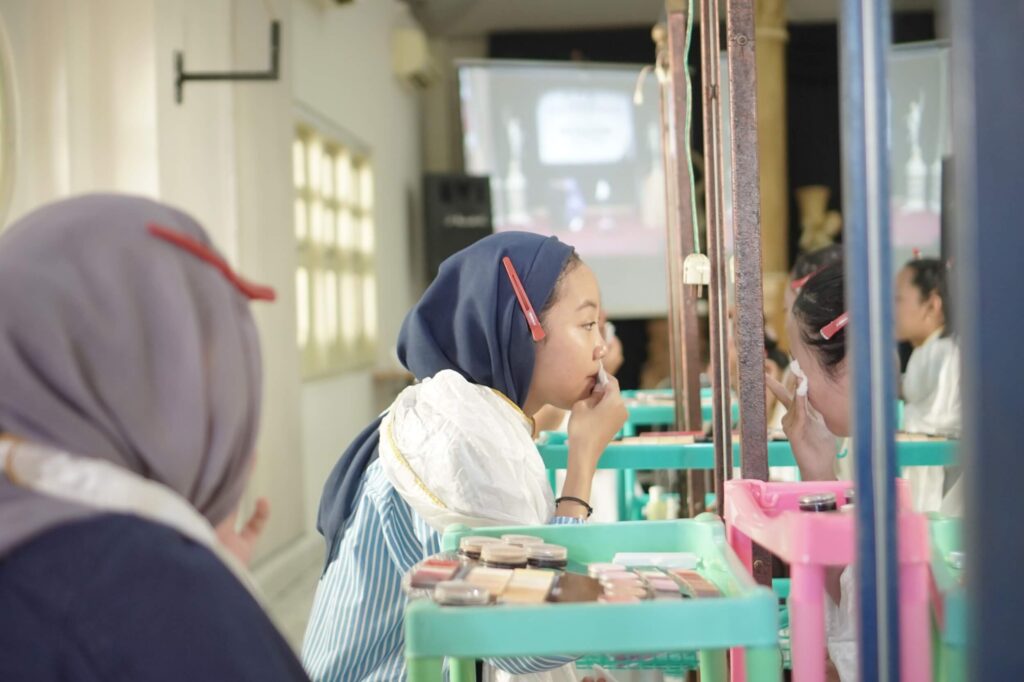 praktik perawatan wajah di lkp hendrik 32