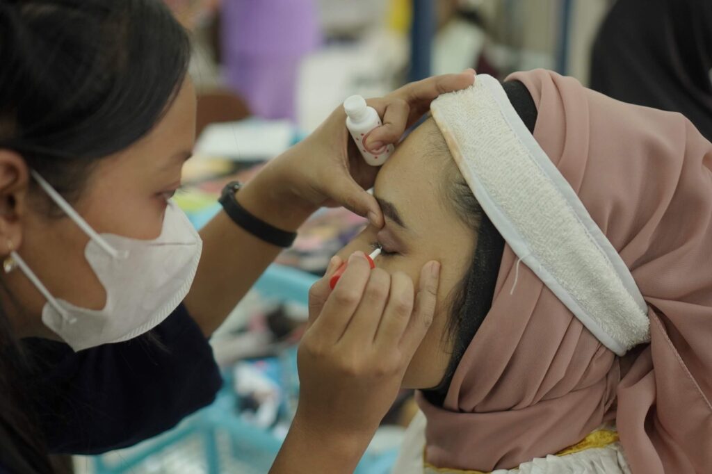 praktik perawatan wajah di lkp hendrik 48